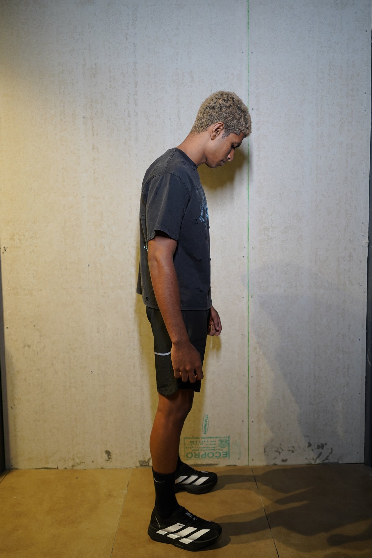 WORN LABEL ACID WASHED TEE